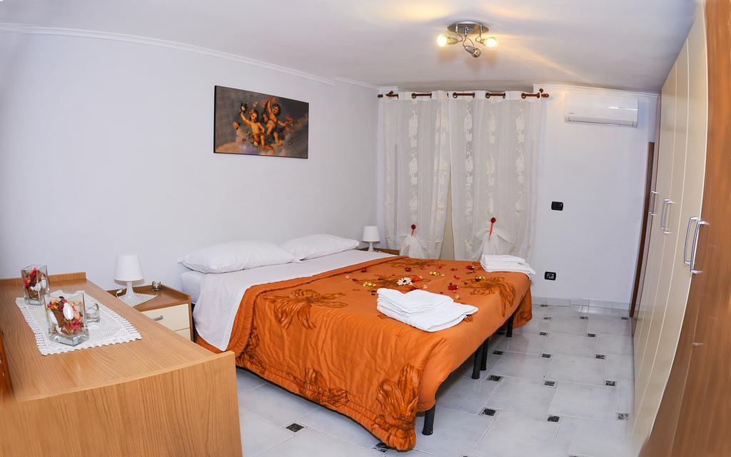 Welcome House Napoli Esterno foto