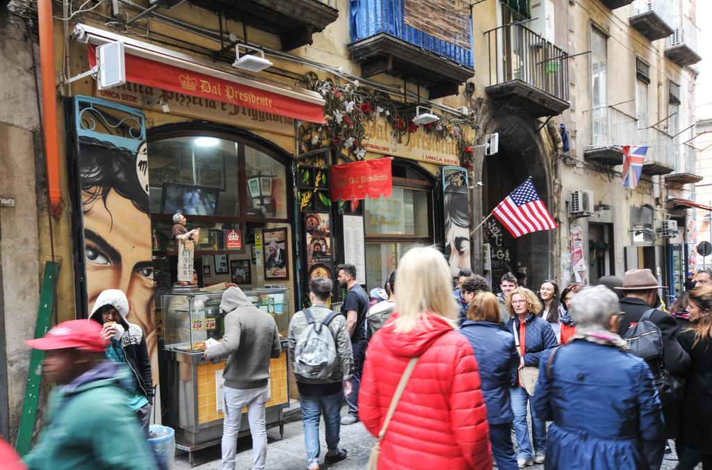 Welcome House Napoli Esterno foto